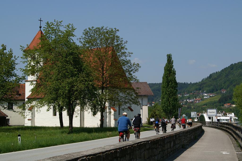 Vichtenstein Gaestehaus Donautal מראה חיצוני תמונה